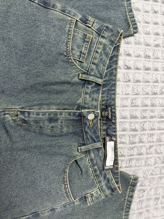 Новые ддинсы фирмы Boohoo