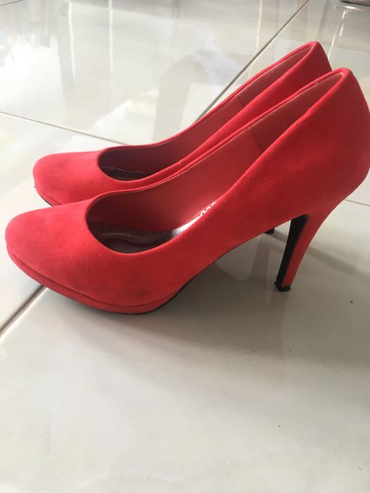 Szpilki, pantofle, stan idealny rozmiar 39