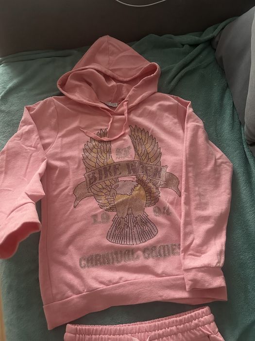 Mega wydodny zestaw dresowy