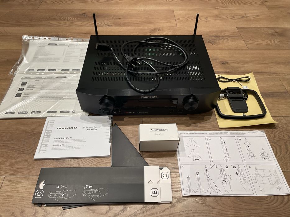 Amplituner marantz