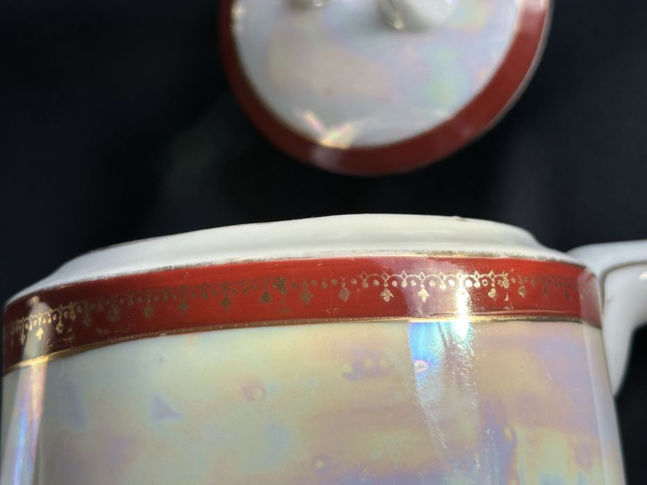 Bule de porcelana com pintura