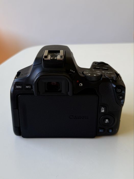 Canon 250D + Canon EFS 50mm 1.8 + Canon EFS 18-55 IS + filtros