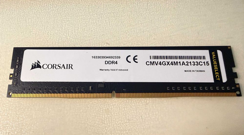 4GB DDR4 Corsair p/Torre