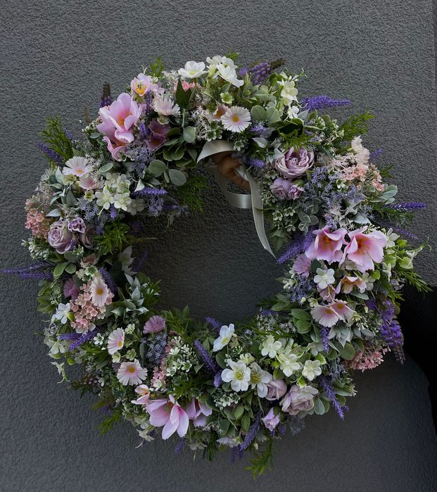 Вінок весняний ручної роботи