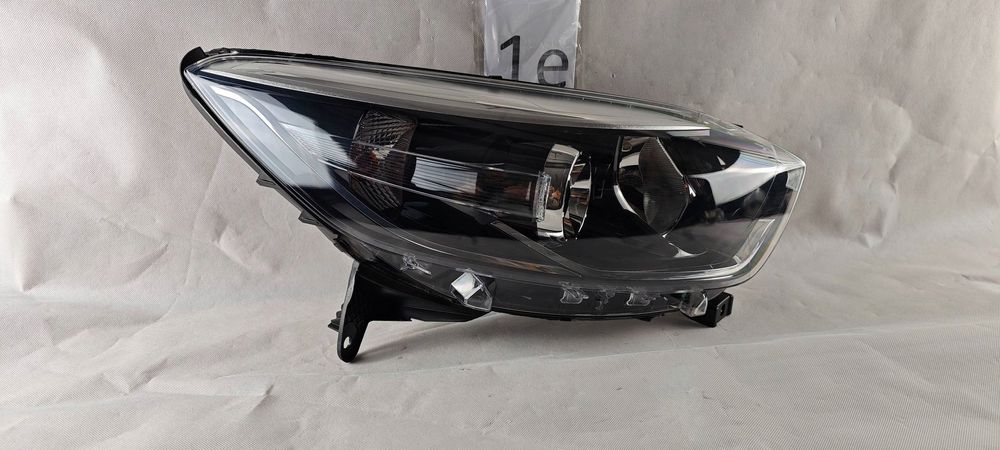 renault captur i lift reflektor prawy lampa prawa 260100947r