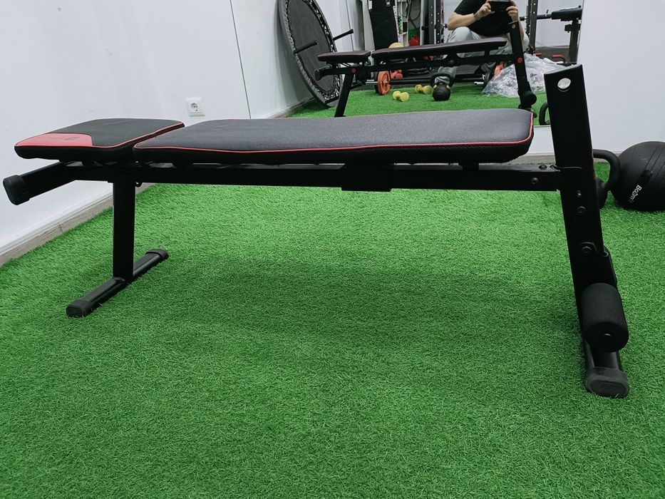Weight Bench441593814037319680