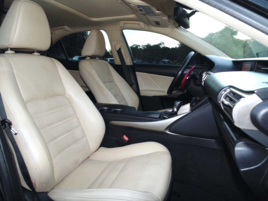 Lexus IS 250      2014