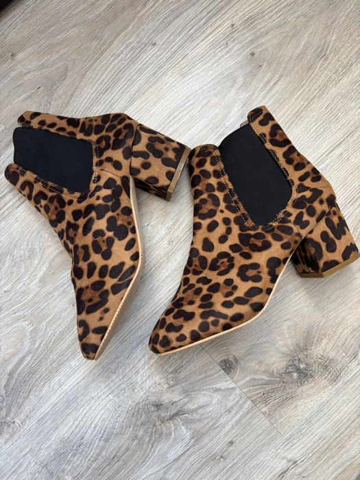 Нові леопардові ботильони
