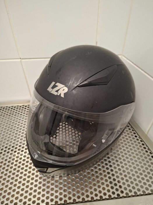 2 Capacetes helmet em bom estado