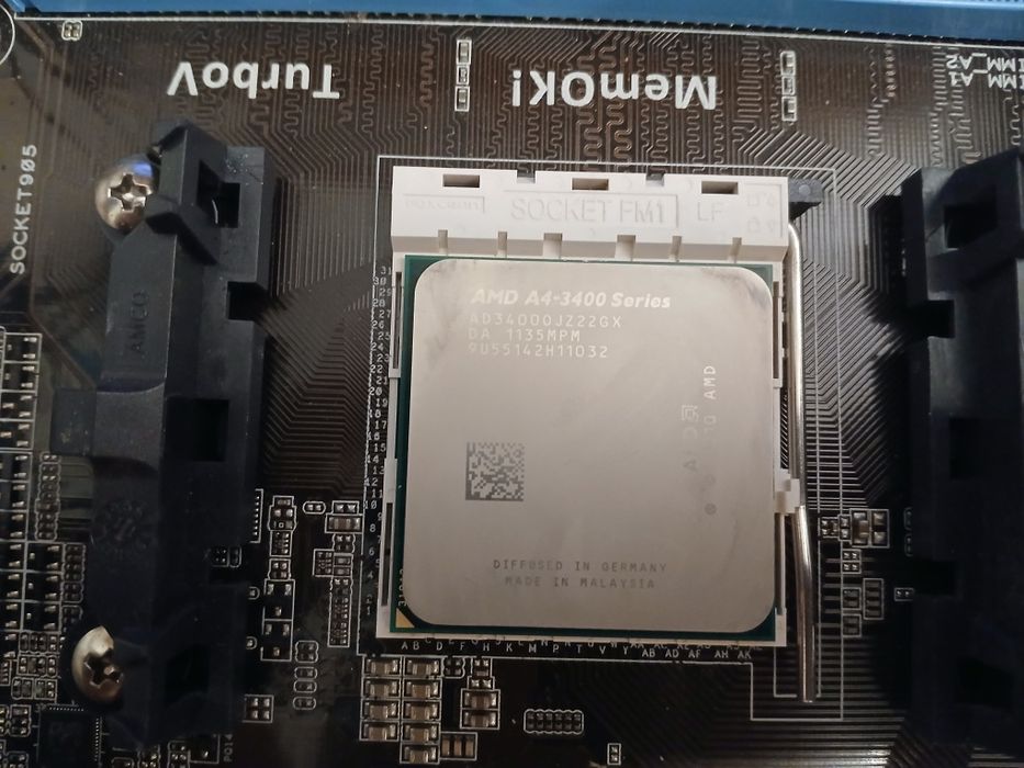 Płyta główna ASUS F1A55 R2.0 z procesorem