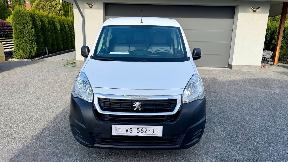 Peugeot Partner  Klimatyzacja 3 osobowy Hak