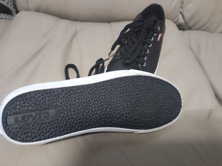 Продам кеди Levi's розмір 42 б/у