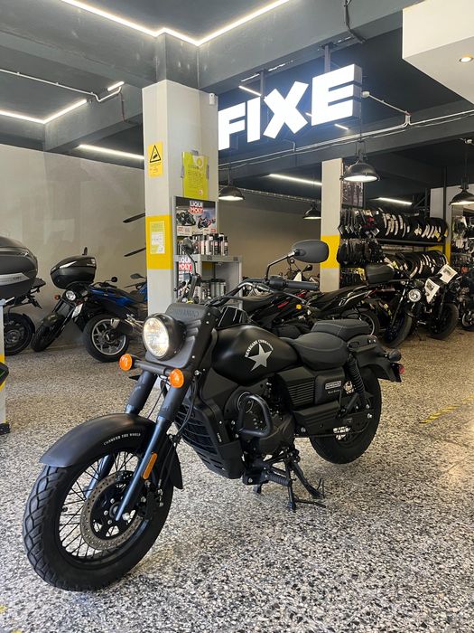 UM Renegade Comando em Óptimo estado.
