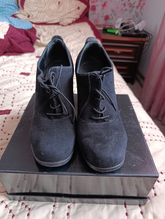 Жіночі туфлі на каблуку замшеві