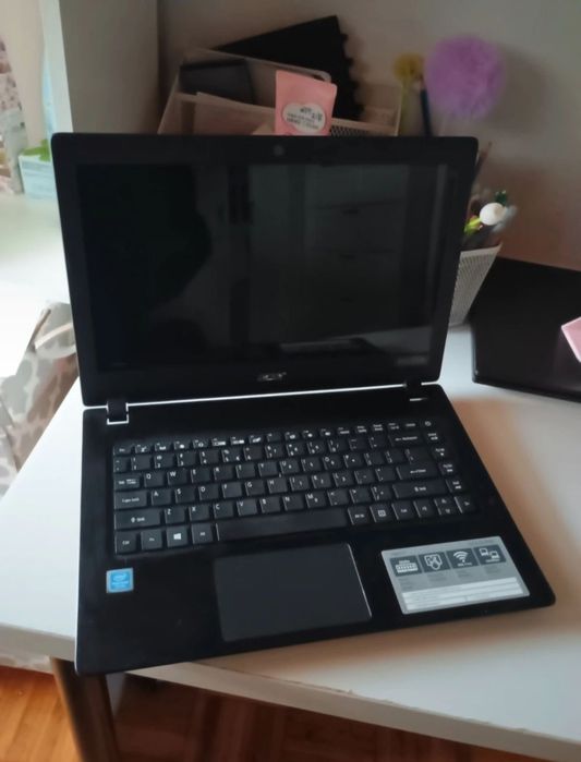 Laptop Acer czarny
