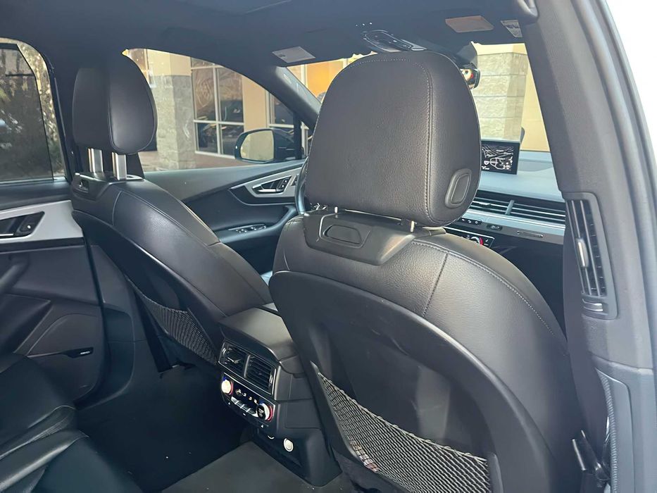 Audi Q7      2019