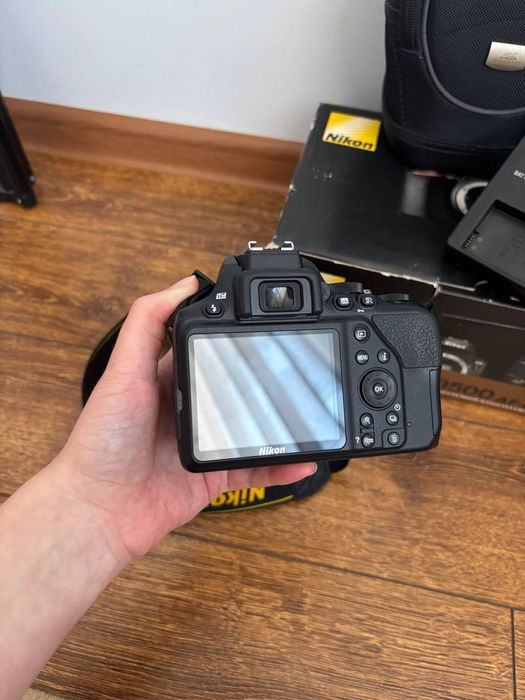 Nikon d3500 з кітовий об'єктивом 18-55 mm