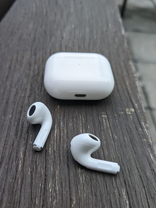 Магазин. Правий, Лівий навушник Apple AirPods 3.