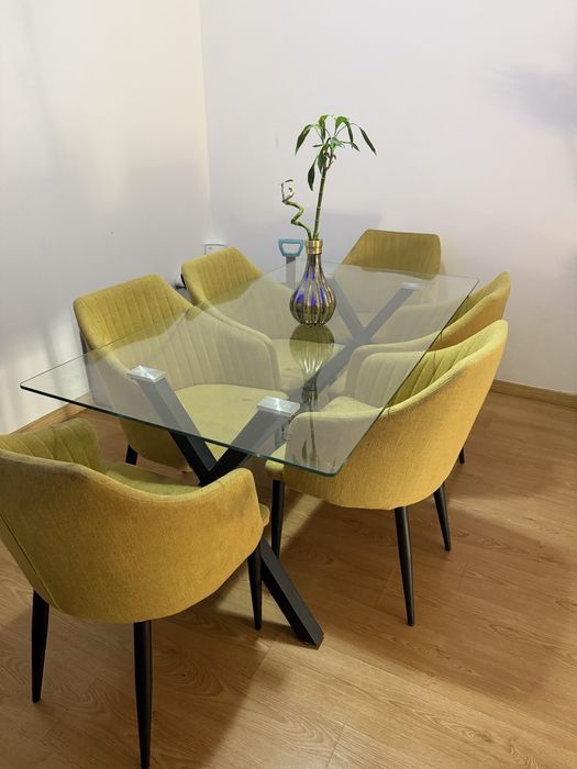 Mesa de jantar com 6 cadeiras