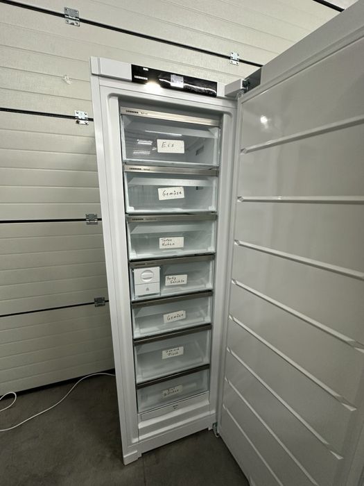 Морозильна камера Liebherr FNc 5277 Peak