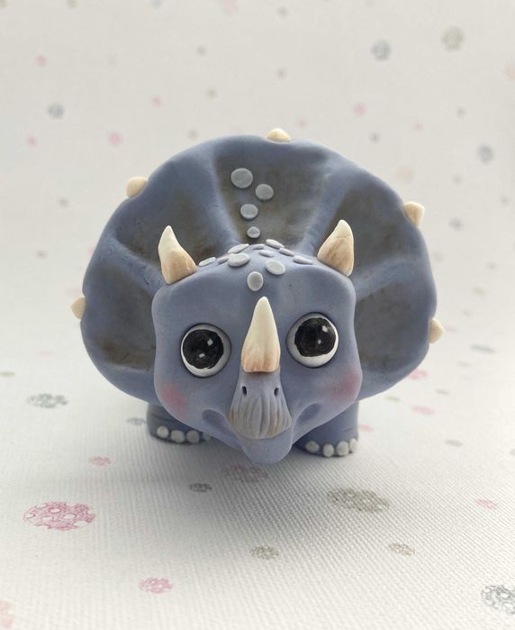 Dinozaur - figurka na tort, masa cukrowa