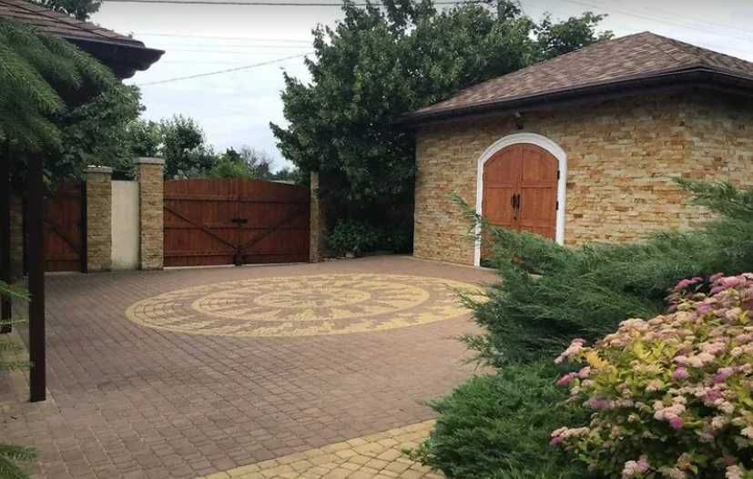 Без комісії,будинок з ремонтом, в м.Ржищев,на березі Дніпра