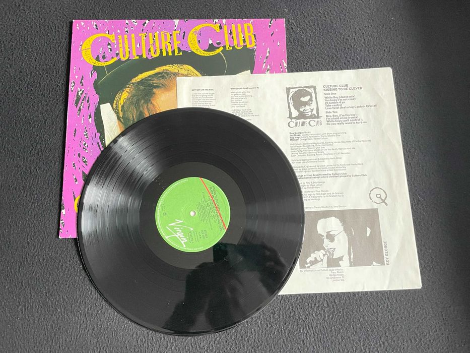 Culture Club – Kissing To Be Clever