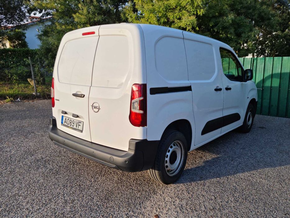 OPEL Combo Cargo Diesel 1.5 CDTi L1H1 Enjoy 4d, 3 Lugares COM GARANTIA e Financiamento