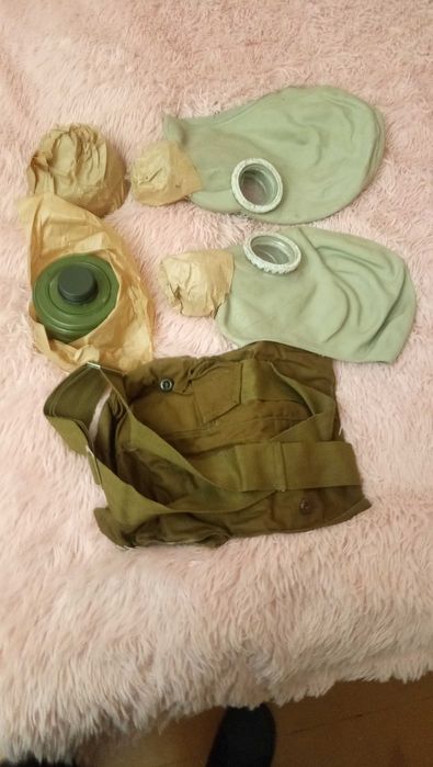 Противогаз с фильтром и сумка