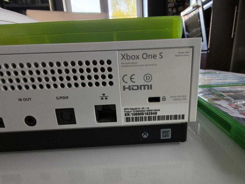 konsola XBOX One S - zestaw