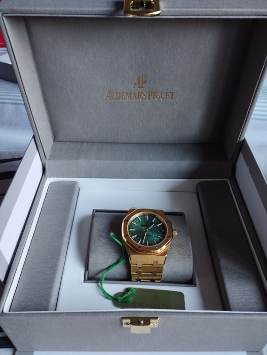 Elegancki zegarek który przyciąga wzrok