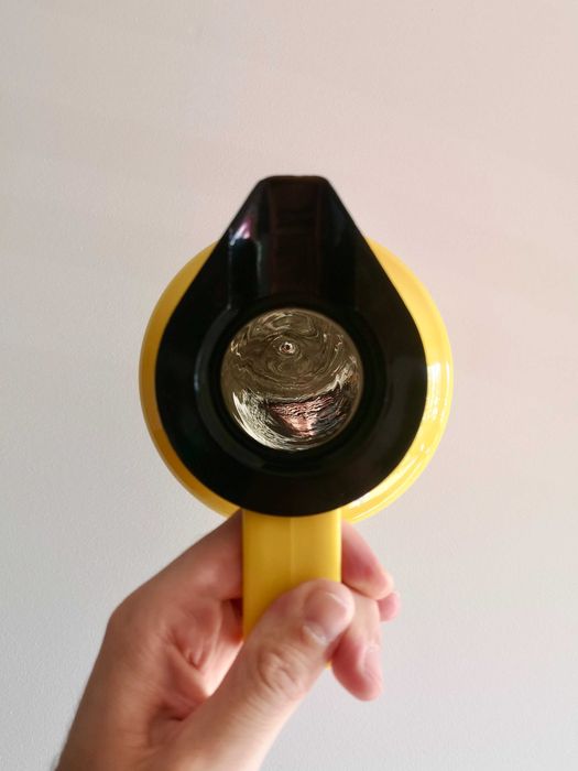 Garrafa térmica/termos vintage em plástico resistente/rígido amarelo