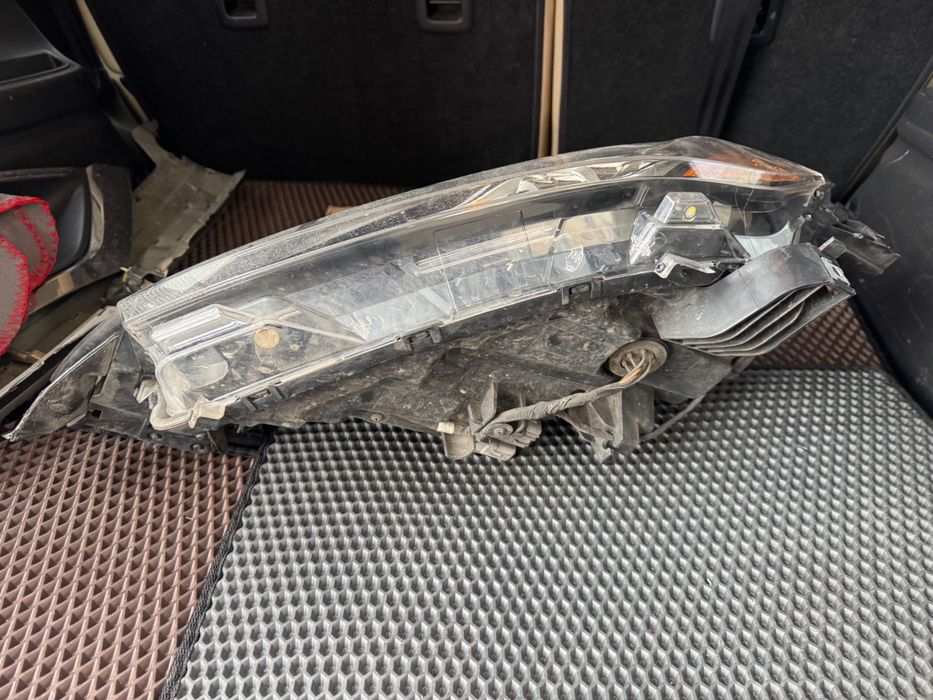 Фара ліва Mitsubishi Outlander 2016-2021 під запчастини