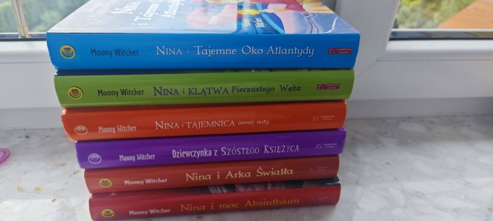 Książka Dziewczynka z szóstego księżyca Moony Witcher 6 czesci
