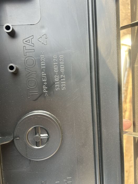 zderzak przedni Toyota Yaris 3 lift 17r-20r