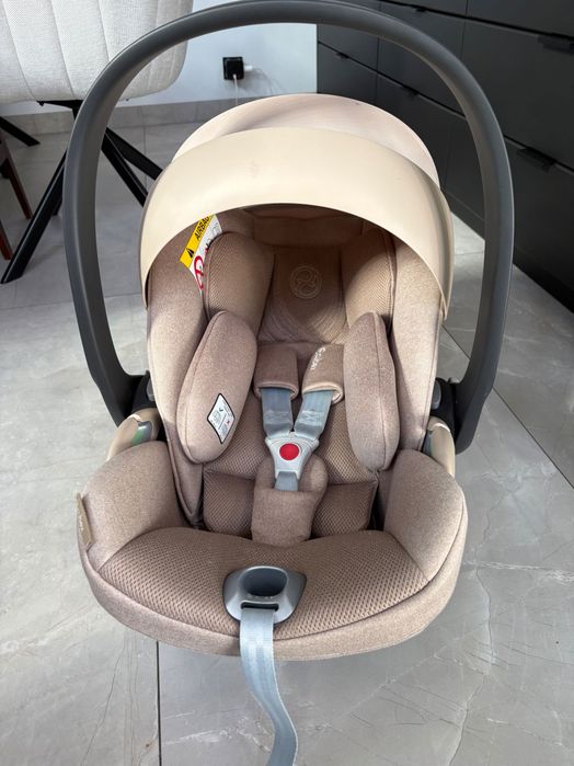 Fotelik samochodowy baza isofix  nosidło nosidełko cybex cloud T