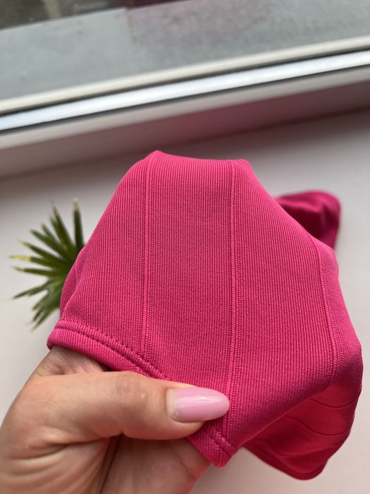 Новий суцільний яскравий купальник спільний злитний