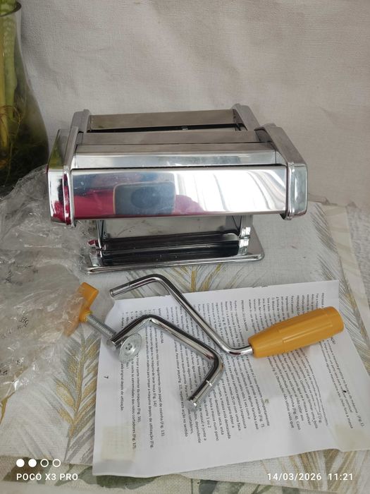 Máquina manual para fazer massa fresca