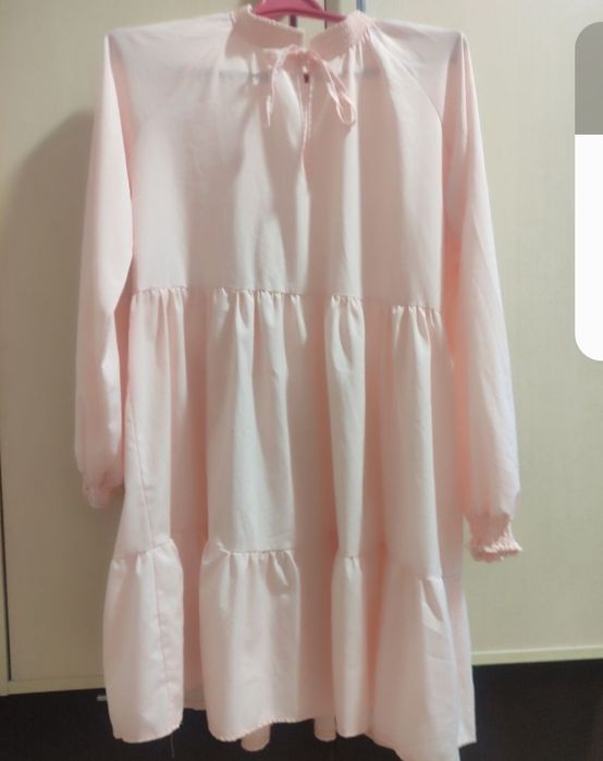 Продам сукню у відмінному стані.