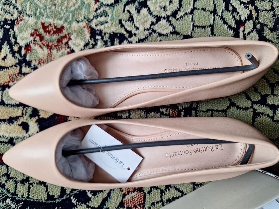 Buty eleganckie r.40,5na obcasie 5 cm nude