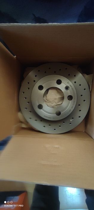 Vendo discos Traseiros novos Brembo Perfurados para Audi A3 8l ou Golf