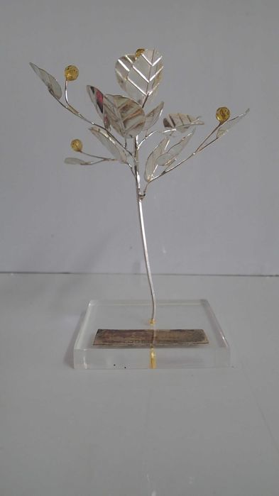 Peça decorativa em prata e acrílico