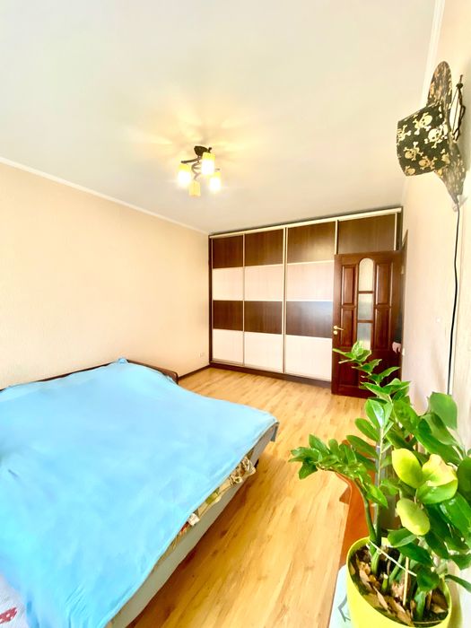 Без комісіі. Продам 1к, Милославська 4