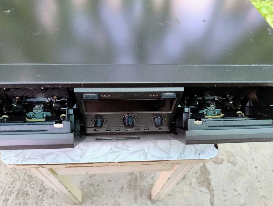 Продам двухкассетную деку Technics RS-TR333