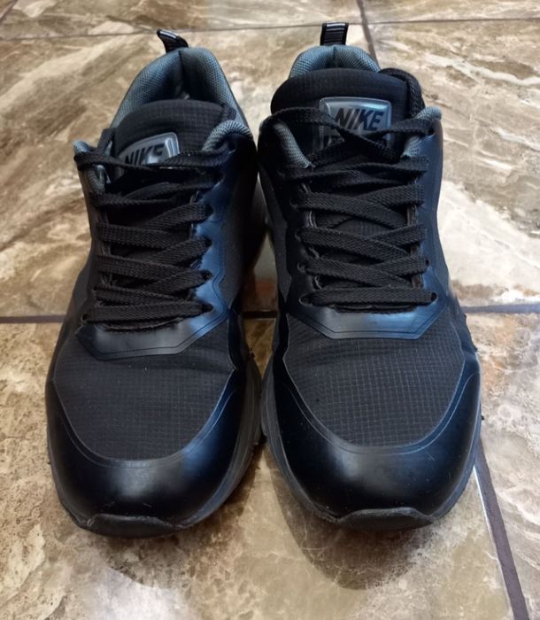 Продам кросівки.