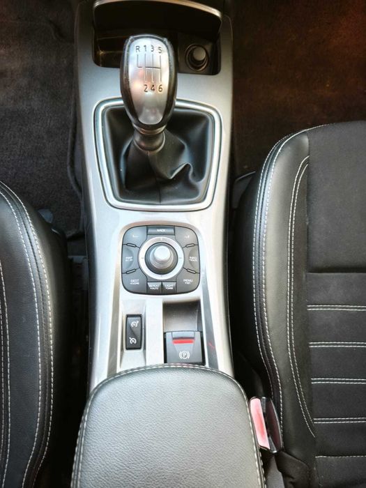 Renault  Laguna.