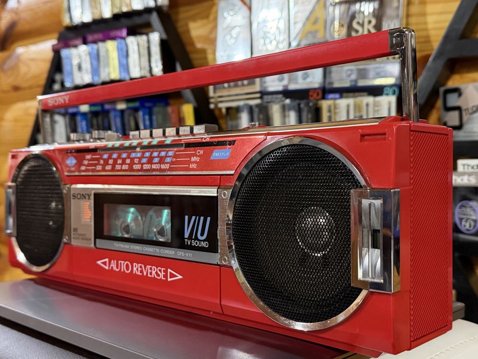 Продам магнитолу Sony CFS-V11