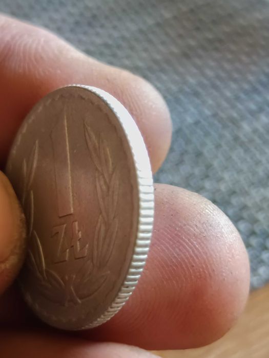 Sprzedam monete 1 zloty 1966 rok mala skretka