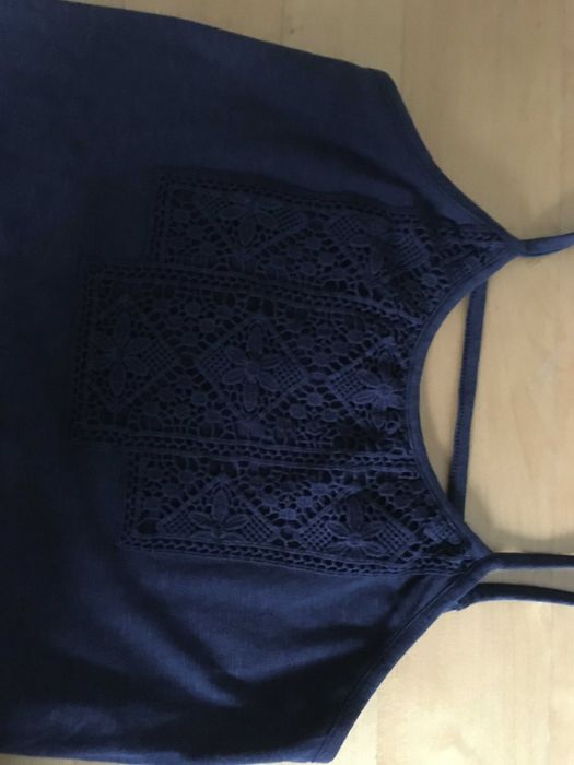 Granatowa sukienka na lato Promod