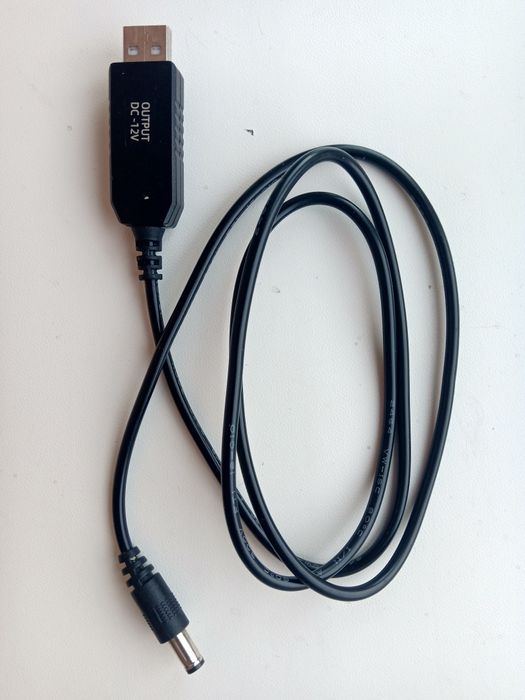 Кабель для підключення роутера , з'єднувач USB - штекер на 12 V.